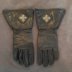 Harley Davidson women’s Black Leather Gloves with Silver Embellishments